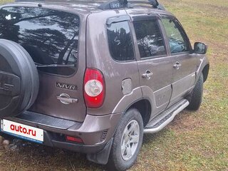 2017 Chevrolet Niva I Рестайлинг, коричневый, 520000 рублей, вид 4