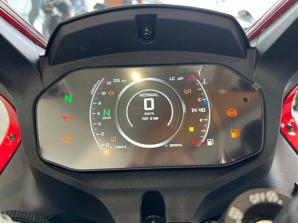 2026 QJMotor SRK 921 RR, красный, 1200000 рублей - вид 10