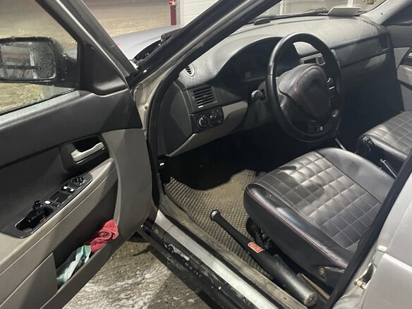 2011 Lada (ВАЗ) Priora I, серебристый, 400000 рублей - вид 4