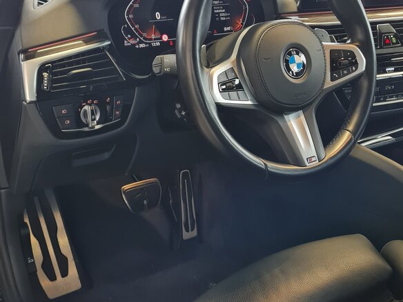 2019 BMW 5 серии 520d xDrive VII (G30/G31/G38), чёрный, 4099000 рублей - вид 6