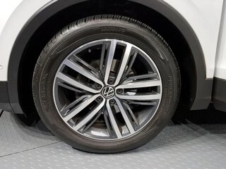 2022 Volkswagen Tiguan II Рестайлинг, белый, 2455560 рублей, вид 5