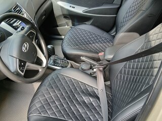 2014 Hyundai Solaris I, бежевый, 1250000 рублей, вид 4