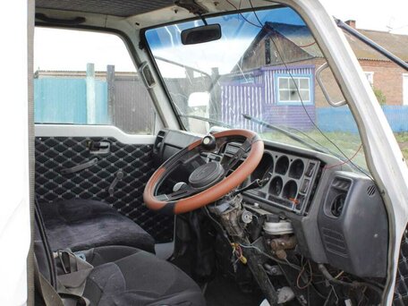 1989 Mazda Titan, белый, 700000 рублей, вид 3