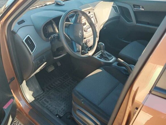2017 Hyundai Creta I, коричневый, 2000000 рублей - вид 5