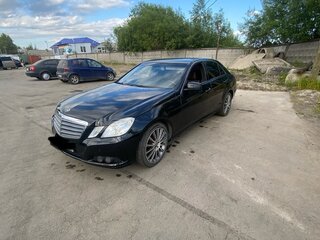 2009 Mercedes-Benz E-Класс 220 5G-Tronic IV (W212, S212, C207), чёрный, 1150000 рублей, вид 3