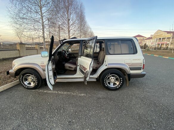 1997 Toyota Land Cruiser 80 Series Рестайлинг, белый, 2300000 рублей - вид 13