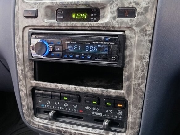 1998 Toyota Ipsum I (M10), серебристый, 500000 рублей - вид 19