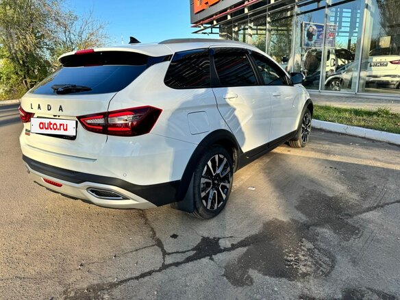 2024 Lada (ВАЗ) Vesta SW Cross I Рестайлинг (NG), белый, 1750000 рублей - вид 1