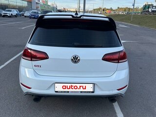 2020 Volkswagen Golf GTI VII Рестайлинг, белый, 2500000 рублей, вид 4