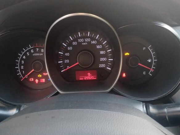 2014 Kia Rio 5-speed III, серый, 750000 рублей - вид 6