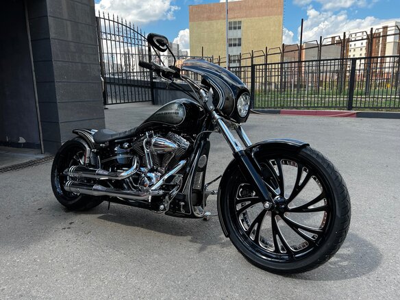 2014 Harley-Davidson Breakout, чёрный, 3500000 рублей - вид 12