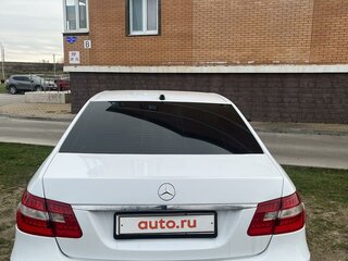 2009 Mercedes-Benz E-Класс 200 5G-Tronic IV (W212, S212, C207), красный, 1050000 рублей, вид 5
