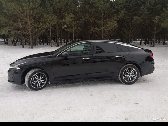 2020 Kia K5 III, чёрный, 2600000 рублей