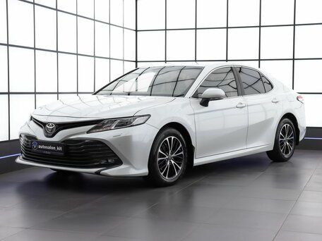 Toyota Camry VIII (XV70)
