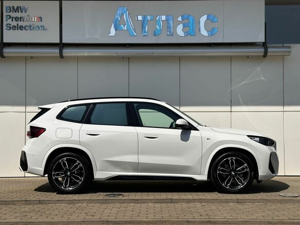 2025 BMW X1 20i xDrive III (U11/U12), белый - вид 5