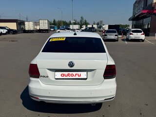 2018 Volkswagen Polo V Рестайлинг, белый, 820000 рублей, вид 3