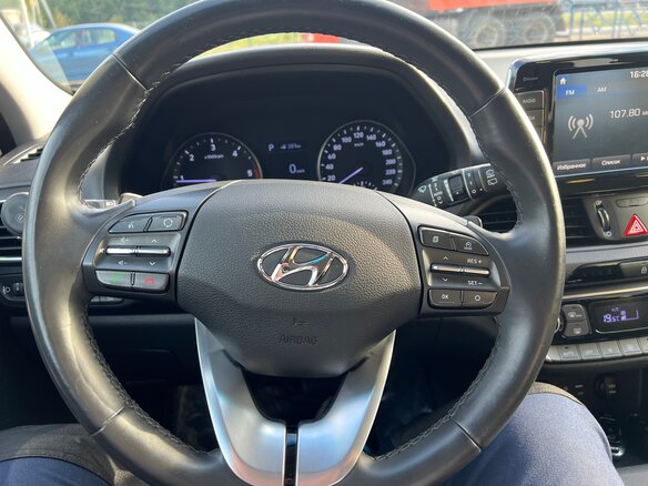 2020 Hyundai i30 III Рестайлинг 2, чёрный, 1890000 рублей - вид 2