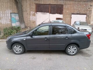 2018 Lada (ВАЗ) Granta I Рестайлинг, серебристый, 650000 рублей, вид 3