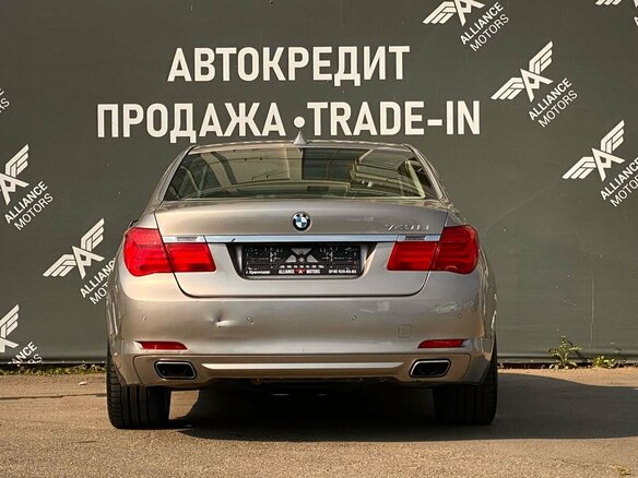 2012 BMW 7 серии 740Li V (F01/F02/F04), бежевый - вид 5
