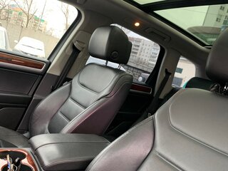 2010 Volkswagen Touareg II, чёрный, 2350000 рублей, вид 5