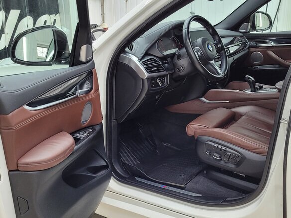 2015 BMW X6 50i II (F16), белый, 3500000 рублей - вид 20