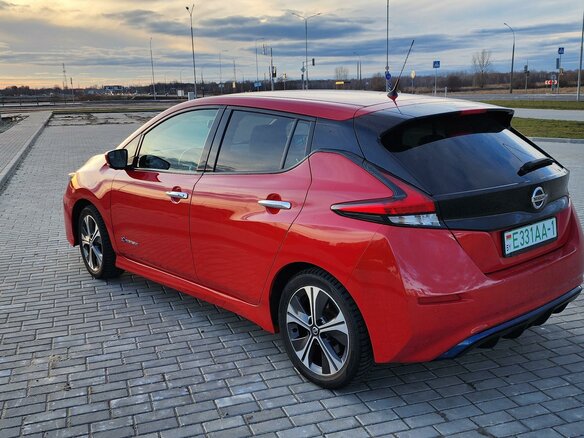 2018 Nissan Leaf II (ZE1), красный, 1100000 рублей - вид 22