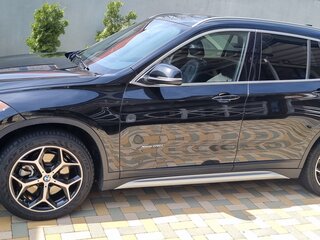 2017 BMW X1 28i xDrive II (F48), чёрный, 2300000 рублей, вид 3