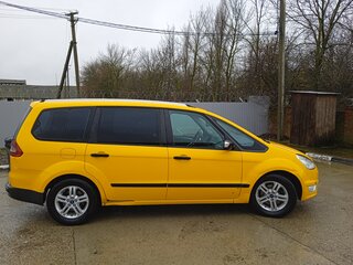 2013 Ford Galaxy II Рестайлинг, жёлтый, 600000 рублей, вид 4