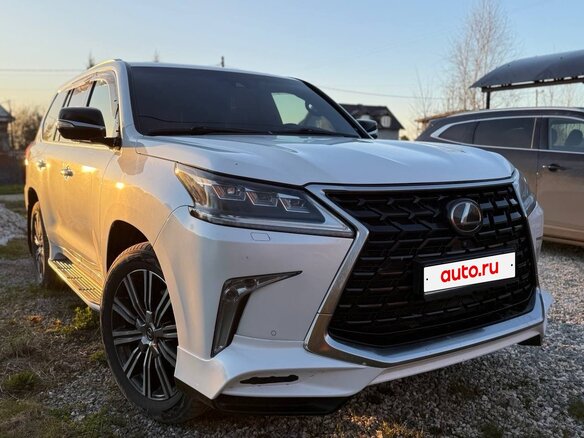 2018 Lexus LX 570 III Рестайлинг 2, белый, 9800000 рублей - вид 1