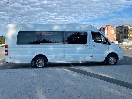 2011 Mercedes-Benz Sprinter, белый, 4000000 рублей, вид 3