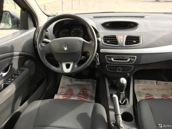 2011 Renault Fluence I, бежевый, 520000 рублей - вид 5