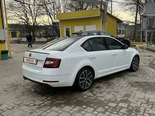 2017 Skoda Octavia III (A7) Рестайлинг, белый, 1450000 рублей, вид 4