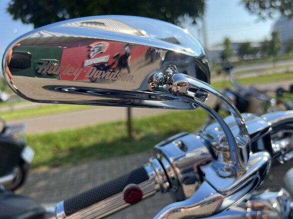 2019 Harley-Davidson CVO Road Glide, серебристый, 2900000 рублей - вид 3
