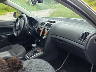 2011 Skoda Octavia II (A5) Рестайлинг, серебристый, 650000 рублей, вид 4