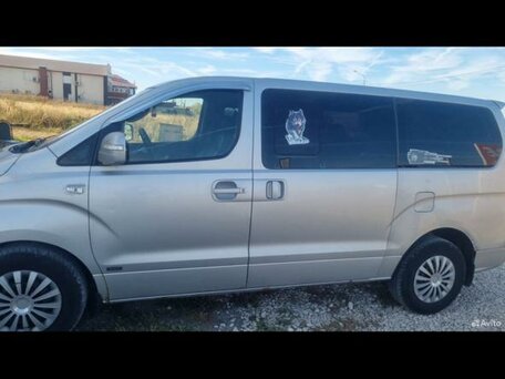 2008 Hyundai Grand Starex, серый, 1400000 рублей, вид 1