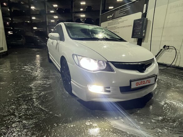 2007 Honda Civic VIII, белый, 820000 рублей - вид 2