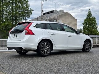 2017 Volvo V60 I Рестайлинг, белый, 967911 рублей, вид 5