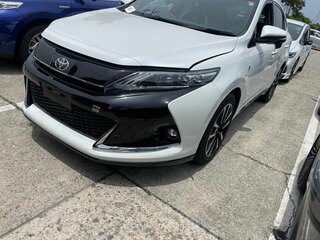 2018 Toyota Harrier III (XU60) Рестайлинг, белый, 2900000 рублей, вид 3