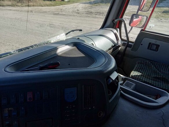 2011 Sinotruk Howo Прочие Кабины, красный, 2210000 рублей - вид 26