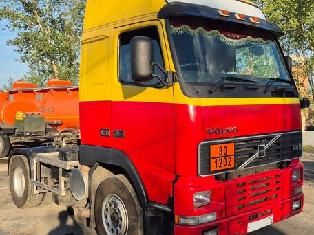 2000 Volvo FH, красный, 1300000 рублей, вид 2