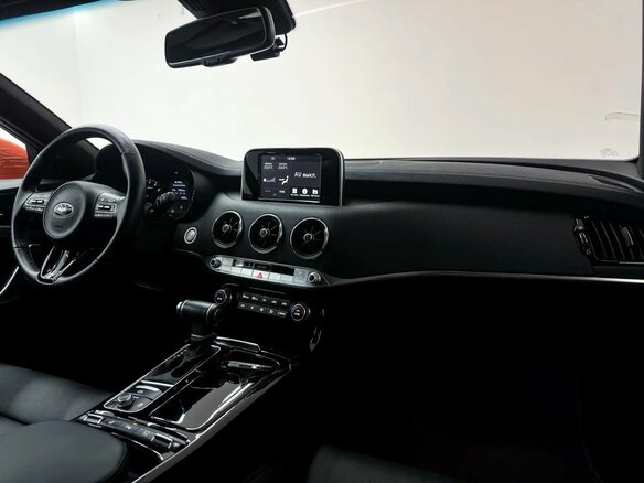 2019 Kia Stinger I, оранжевый, 3638000 рублей - вид 25