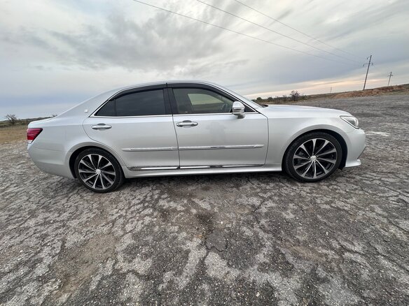 2018 Toyota Crown XIV (S210) Рестайлинг, серый, 3400000 рублей - вид 3