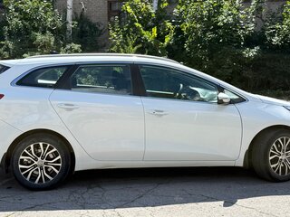 2017 Kia Ceed II Рестайлинг, белый, 1150000 рублей, вид 4