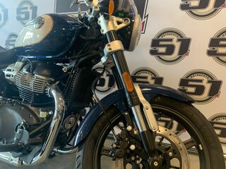 2025 Royal Enfield Super Meteor, синий, 783000 рублей, вид 4