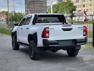 2025 Toyota Hilux VIII Рестайлинг 2, белый, 8000000 рублей, вид 4