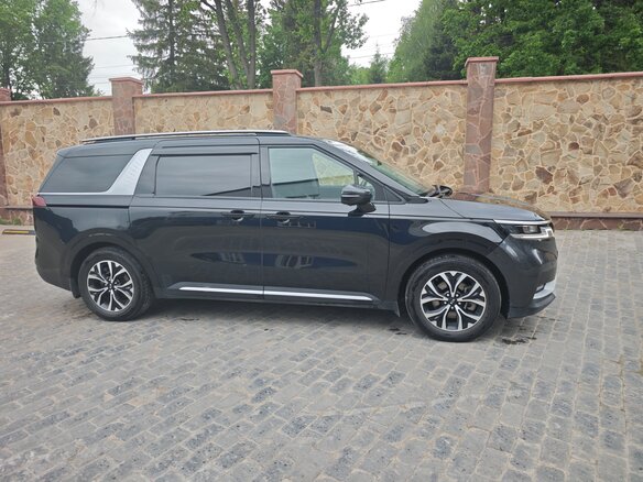 2021 Kia Carnival IV, чёрный, 3150000 рублей - вид 4