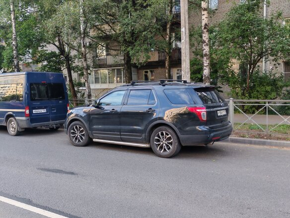 2011 Ford Explorer V, чёрный, 1350000 рублей - вид 1