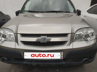2016 Chevrolet Niva I Рестайлинг, серебристый, 700000 рублей, вид 2