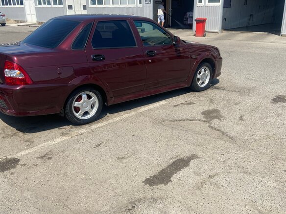 2009 Lada (ВАЗ) Priora I, пурпурный, 520000 рублей - вид 2