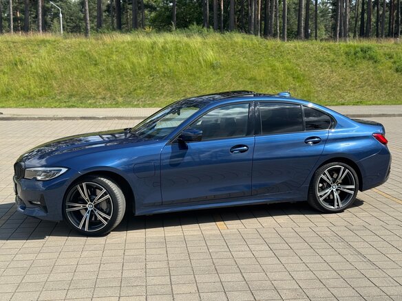 2020 BMW 3 серии 330e VII (G2x), голубой, 3503582 рублей - вид 2